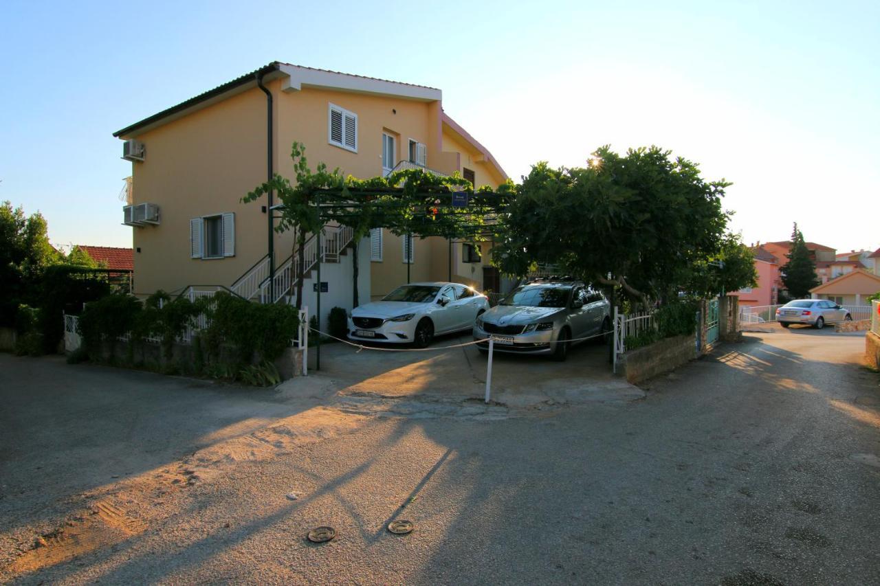 Apartments Tona Zaboric Exterior foto