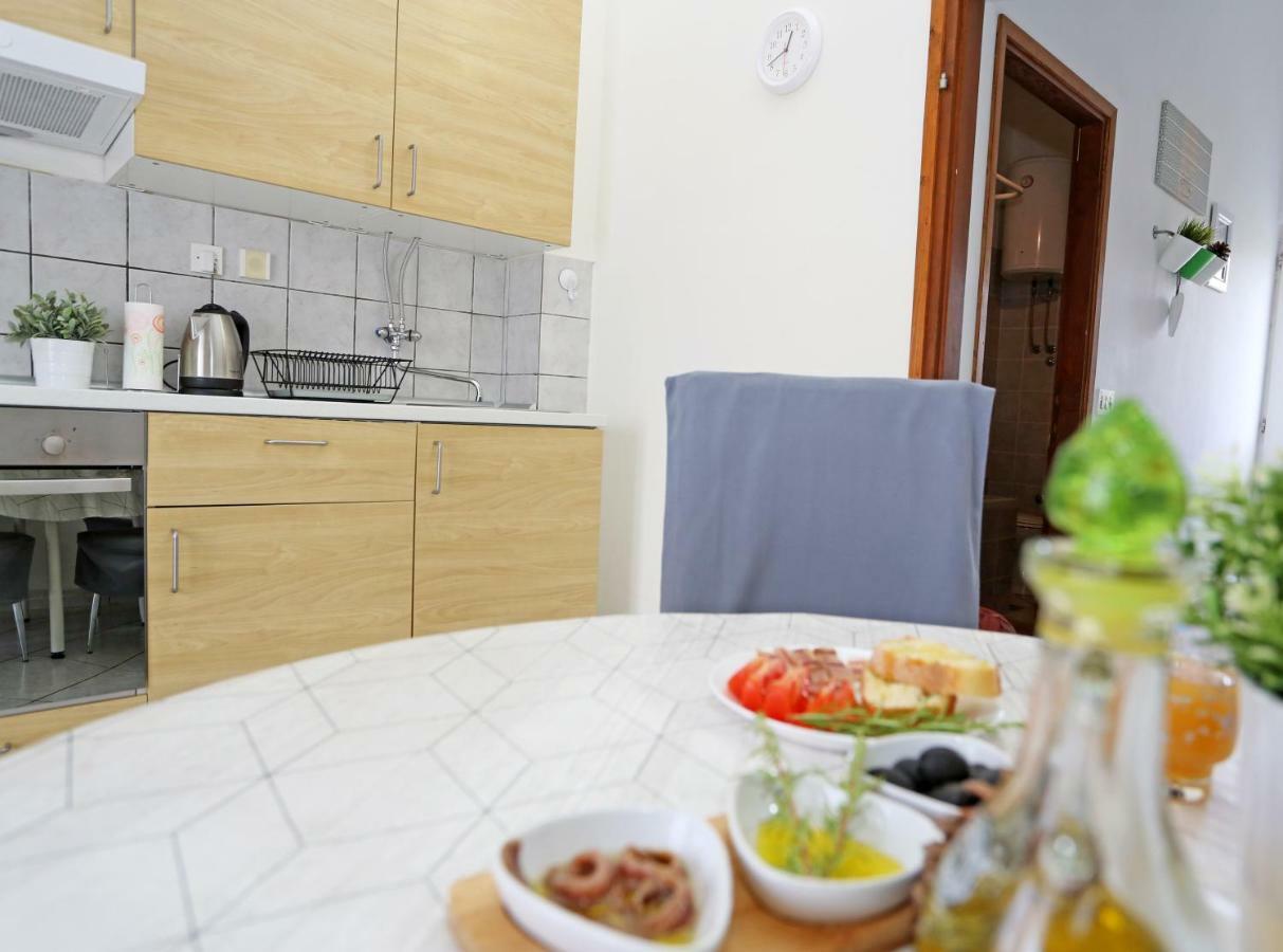 Apartments Tona Zaboric Exterior foto